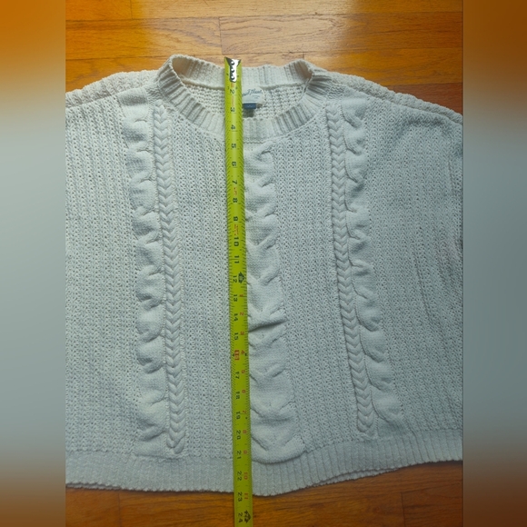 Universal Thread White Crew Neck Sweater with Cable Knit Design - Picture 5 of 10